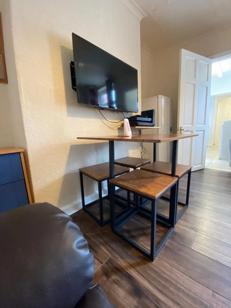 3 Bed West end - Student House - Bills Included - Thumbnail 2